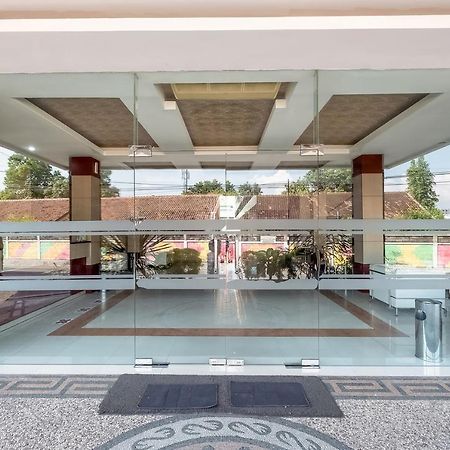 Oyo Flagship 3726 Tembok Batu Residence Tugu المظهر الخارجي الصورة