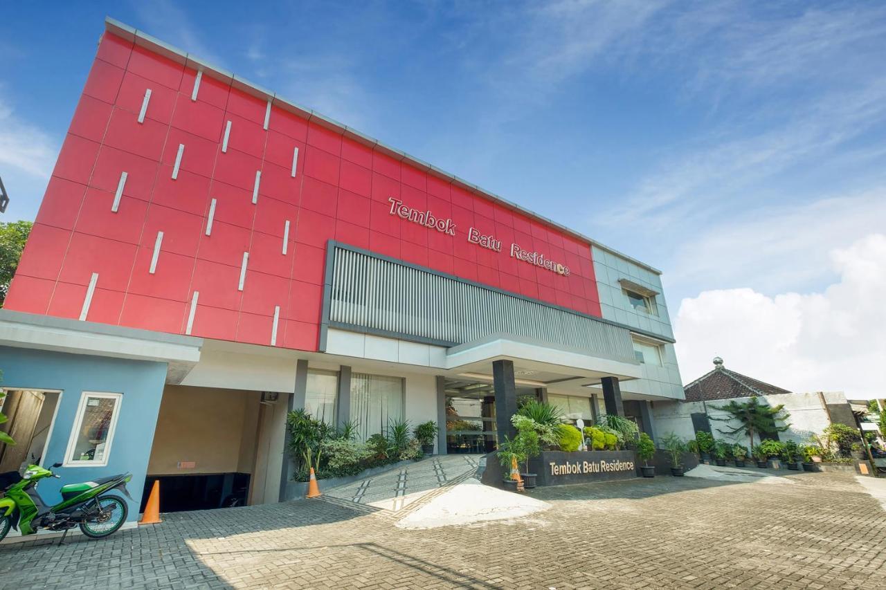Oyo Flagship 3726 Tembok Batu Residence Tugu المظهر الخارجي الصورة