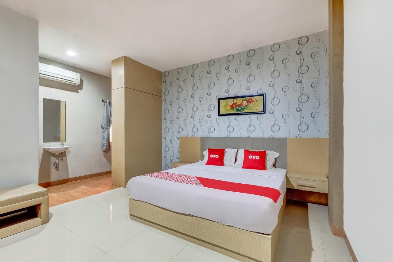 Oyo Flagship 3726 Tembok Batu Residence Tugu المظهر الخارجي الصورة