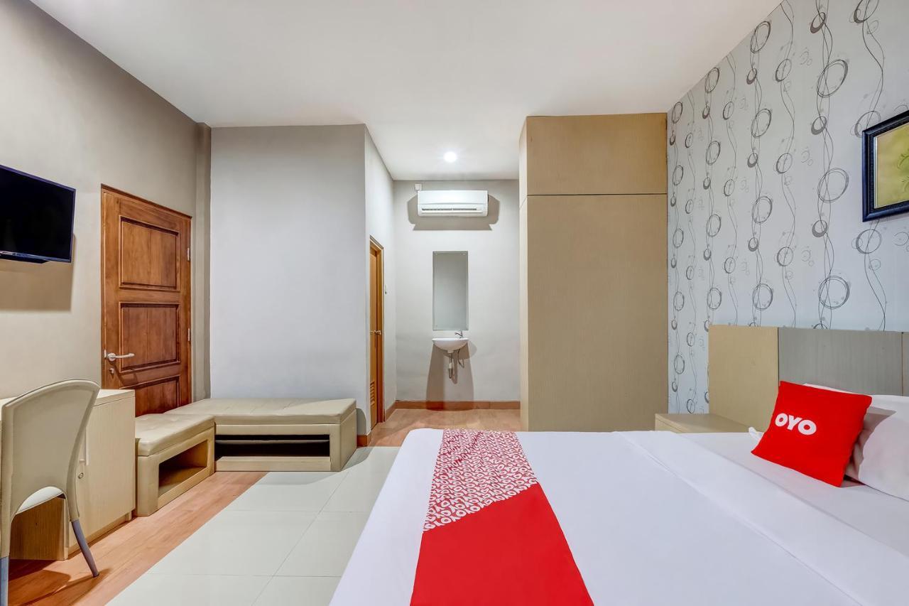 Oyo Flagship 3726 Tembok Batu Residence Tugu المظهر الخارجي الصورة