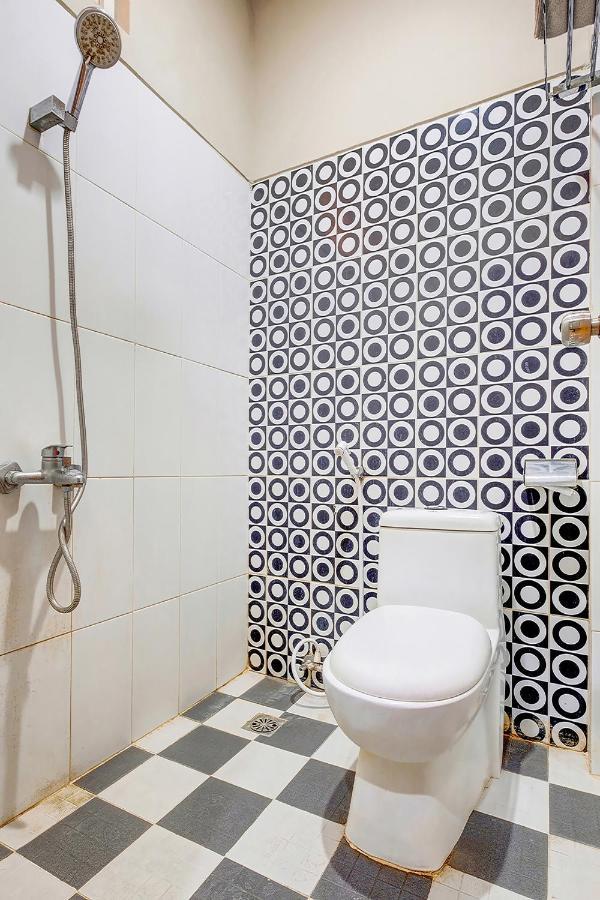 Oyo Flagship 3726 Tembok Batu Residence Tugu المظهر الخارجي الصورة
