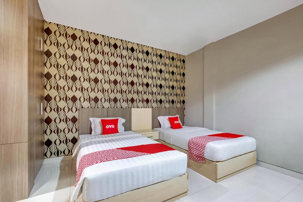 Oyo Flagship 3726 Tembok Batu Residence Tugu المظهر الخارجي الصورة
