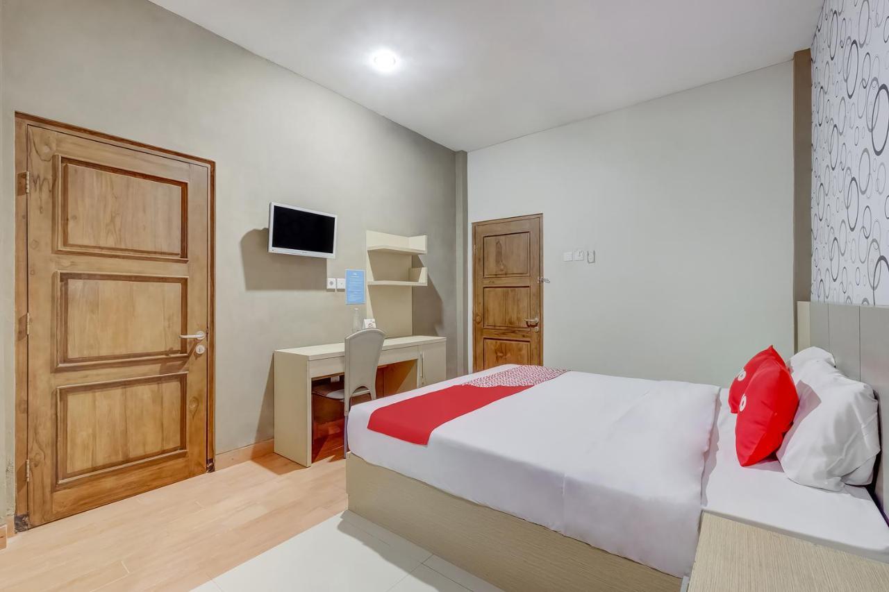 Oyo Flagship 3726 Tembok Batu Residence Tugu المظهر الخارجي الصورة