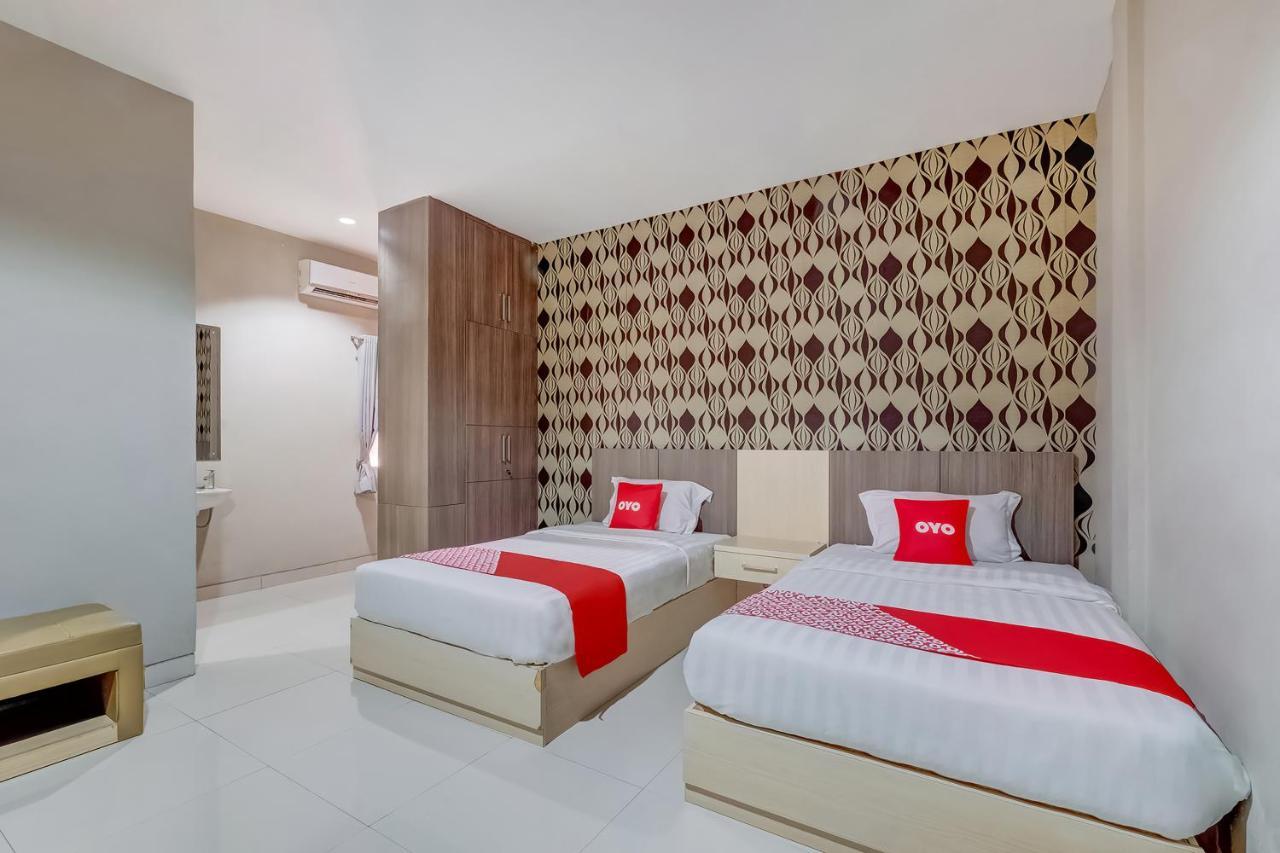 Oyo Flagship 3726 Tembok Batu Residence Tugu المظهر الخارجي الصورة