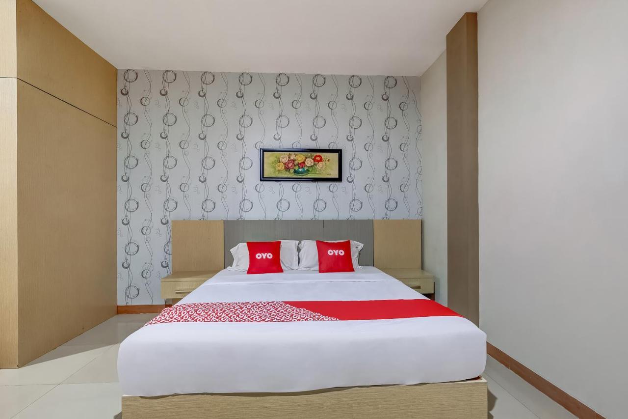 Oyo Flagship 3726 Tembok Batu Residence Tugu المظهر الخارجي الصورة