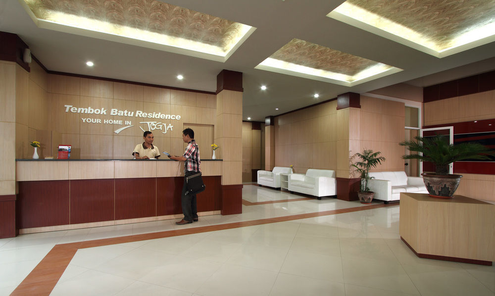 Oyo Flagship 3726 Tembok Batu Residence Tugu المظهر الخارجي الصورة