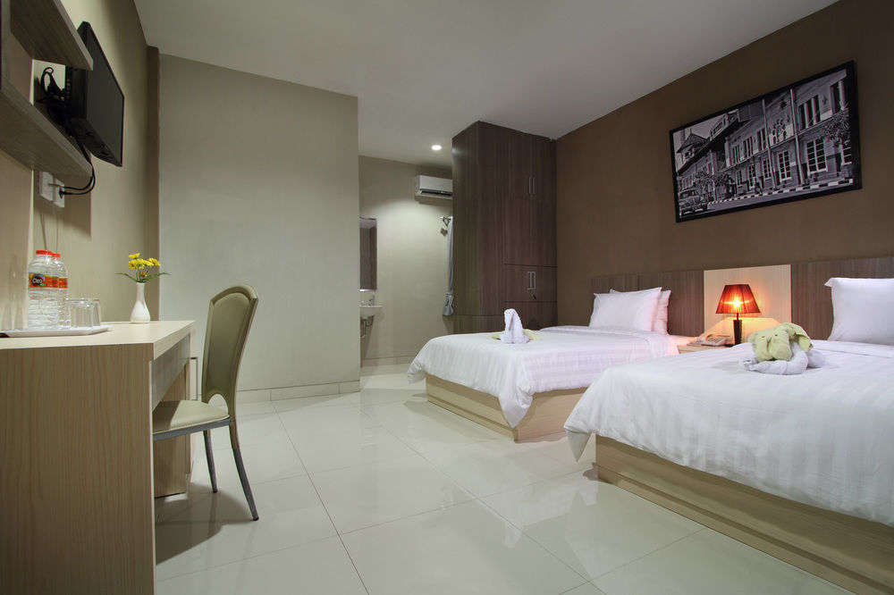 Oyo Flagship 3726 Tembok Batu Residence Tugu المظهر الخارجي الصورة