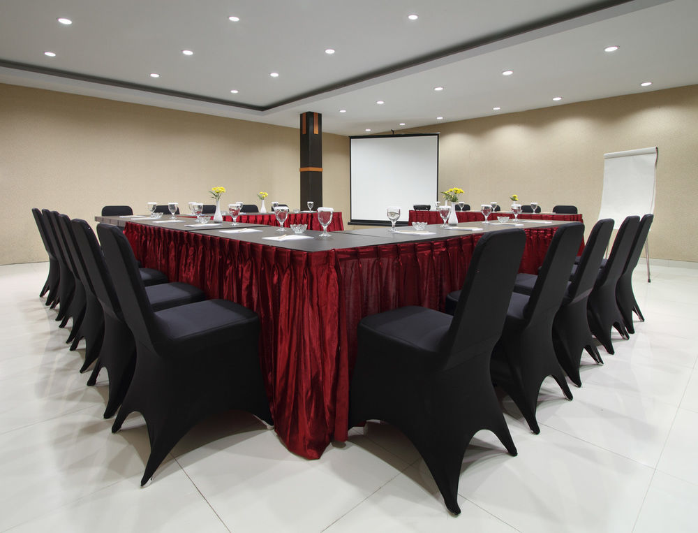 Oyo Flagship 3726 Tembok Batu Residence Tugu المظهر الخارجي الصورة