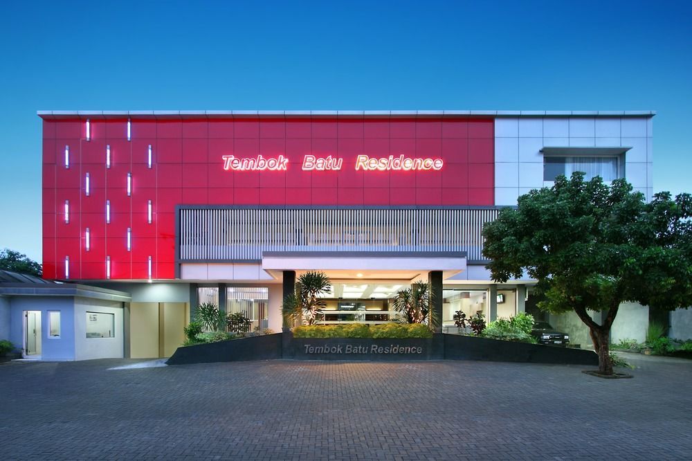 Oyo Flagship 3726 Tembok Batu Residence Tugu المظهر الخارجي الصورة